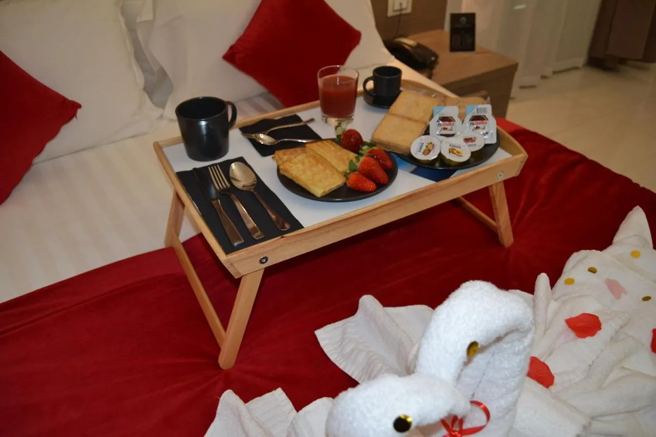 Mecla Suites Naples Guest house