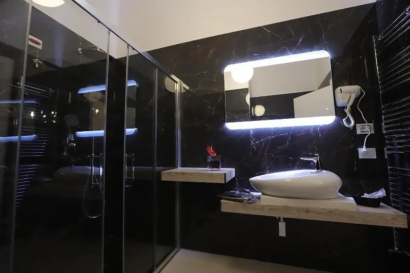 Mecla Suites Naples Guest house