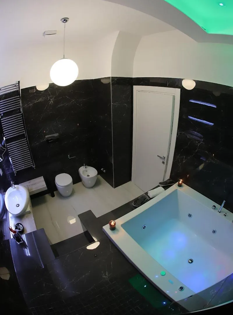 Mecla Suites Naples Guest house