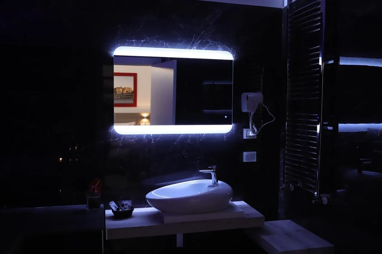 Mecla Suites Naples