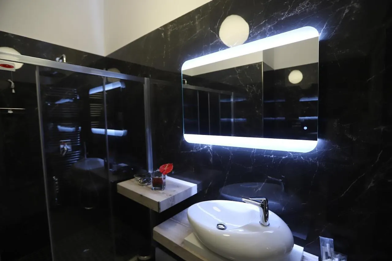 Mecla Suites Naples